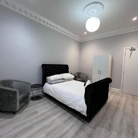 Lovely 4 Bedroom 2Nd Floor Walk Up Apartment Edinburgh Luaran gambar