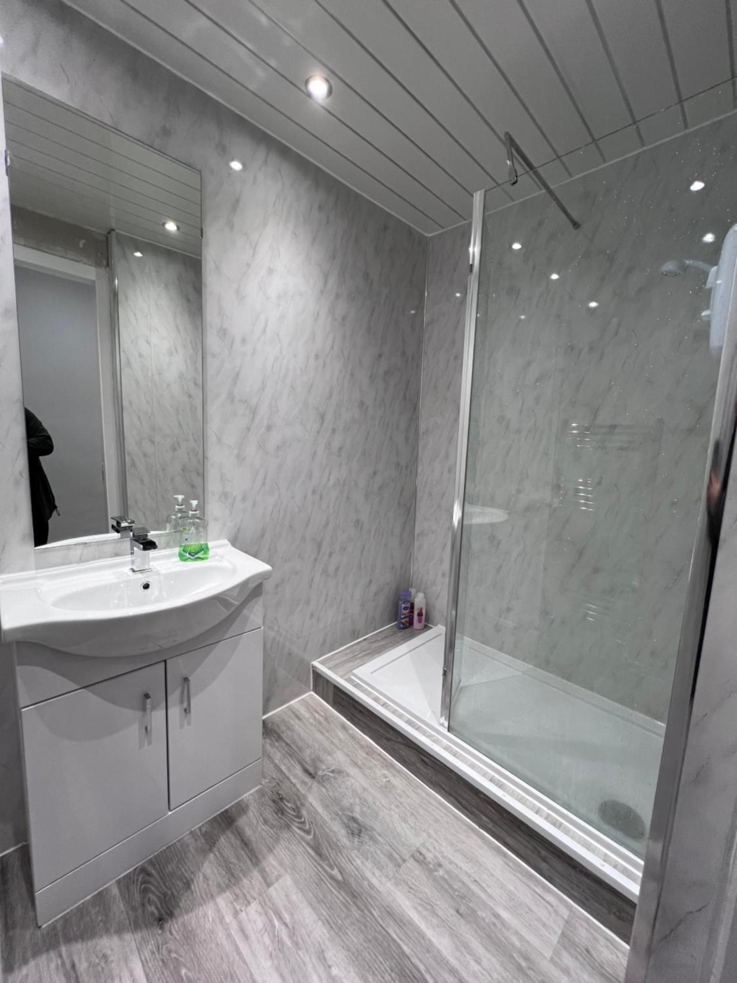Lovely 4 Bedroom 2Nd Floor Walk Up Apartment Edinburgh Luaran gambar