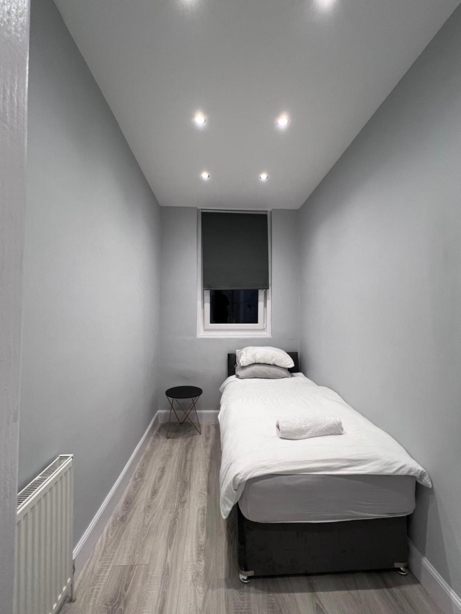 Lovely 4 Bedroom 2Nd Floor Walk Up Apartment Edinburgh Luaran gambar